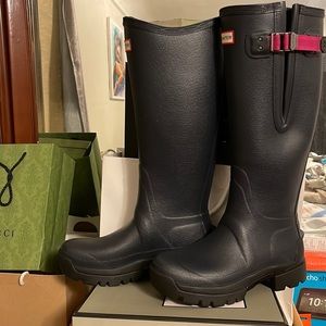 Hunter Women's Balmoral Adjust 3mm Neoprene Rain Boots navy/peppercorn w…